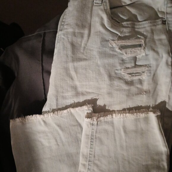 No Boundaries Mid Rise Skinny Jeans Light Blue / Distressed / Size 17 - Picture 2 of 7